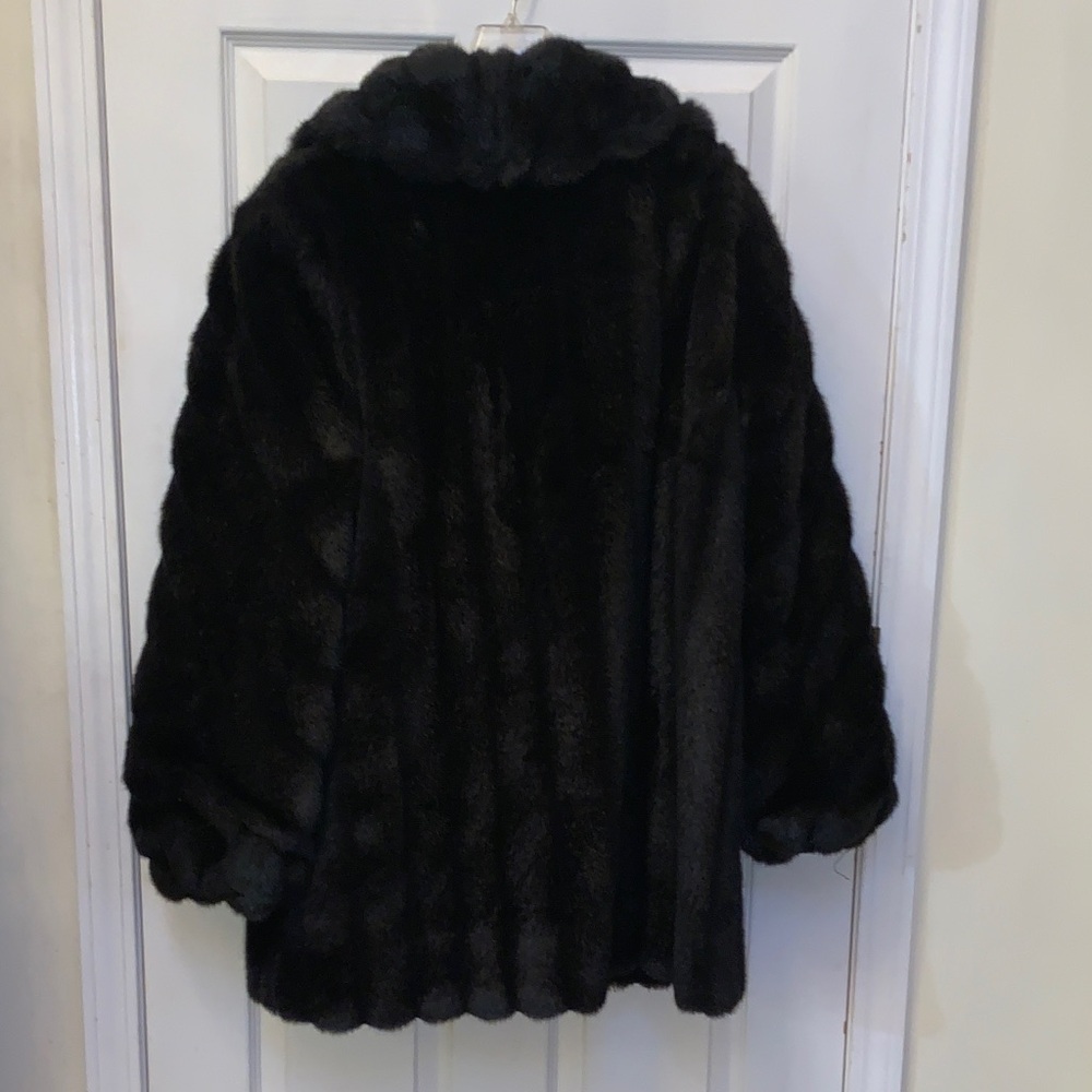 Beautiful Monterey Fashions Black Faux Fur Coat Made in USA - Picture 3 of 10